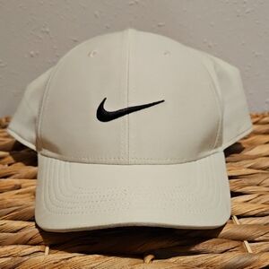 NWT Nike Club Cap Golf Adult Unisex L/XL Black Logo Adjustable